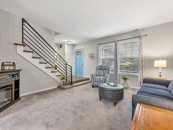 4th image of 4350 Chateau De Ville Dr