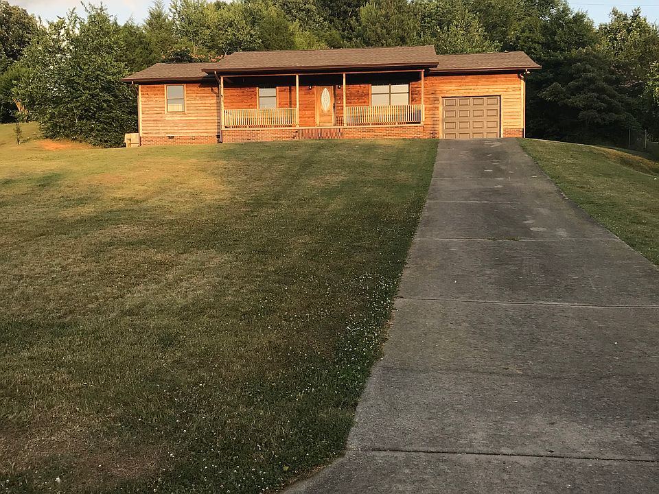 1st image of 402 River Bend Dr