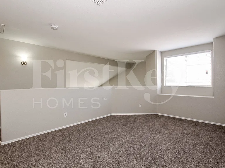 9156 W Quail Ave — Photo 7