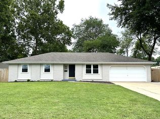 564 W Woodland St, Springfield, MO 65807