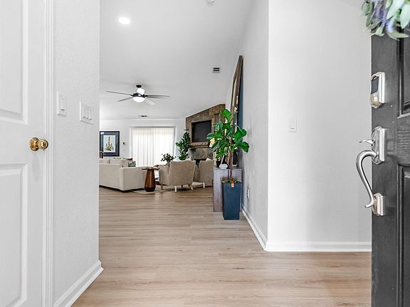 4th image of 3603 N Minden Court
