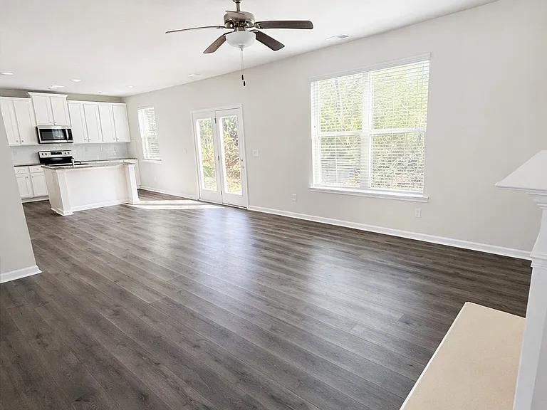 214 Patriots Way — Photo 4