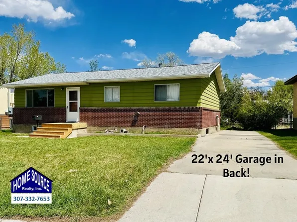 1105 McDougall Dr, Lander, WY 82520