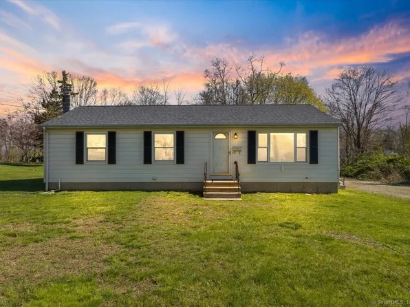 3 Sunniecrest Drive, Waterford, CT 06385