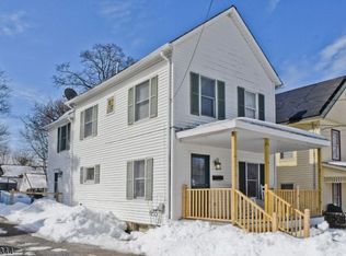 46 Pine St, Newton, NJ 07860