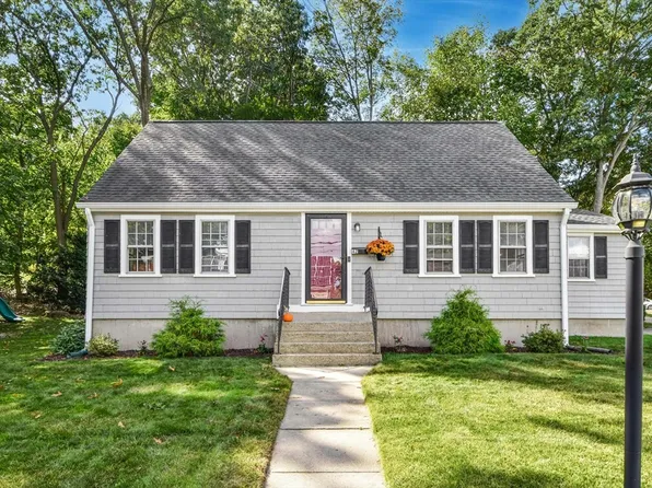 42 Lillian St, Woburn, MA 01801