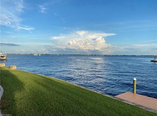 2220 SE 28th St, Cape Coral, FL 33904