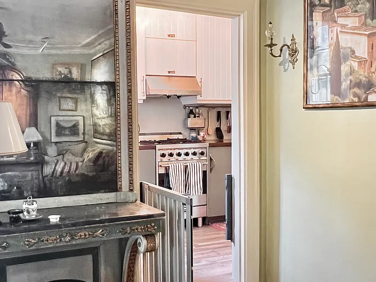 Opening to kitchen
