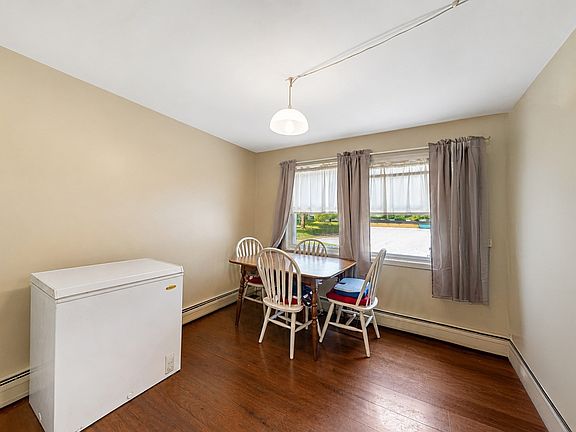 4th image of 48 Manor Ct #48