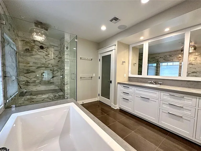 1616 N Ogden Dr — Photo 40