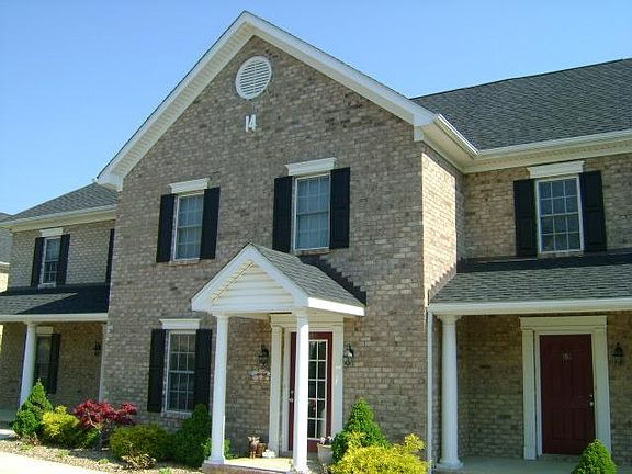 3rd image of 5 Stratford Dr #384335930