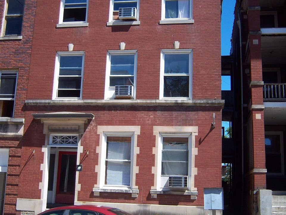 2nd image of 19 E Lexington Ave