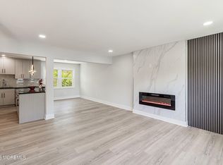 70 Mallard Rd, Bayville, NJ 08721