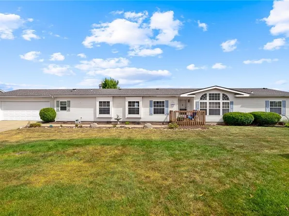 805 NE Pine Ct, Oak Grove, MO 64075