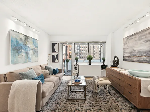 250 East 87th Street 12D image 2 of 18