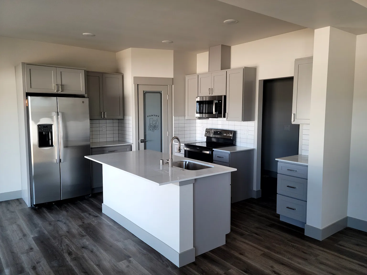 3 bed, 2.5 bath, 1680 sqft, $1,950 — Photo 4