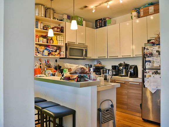 4th image of 1214 W Foster Ave #3E