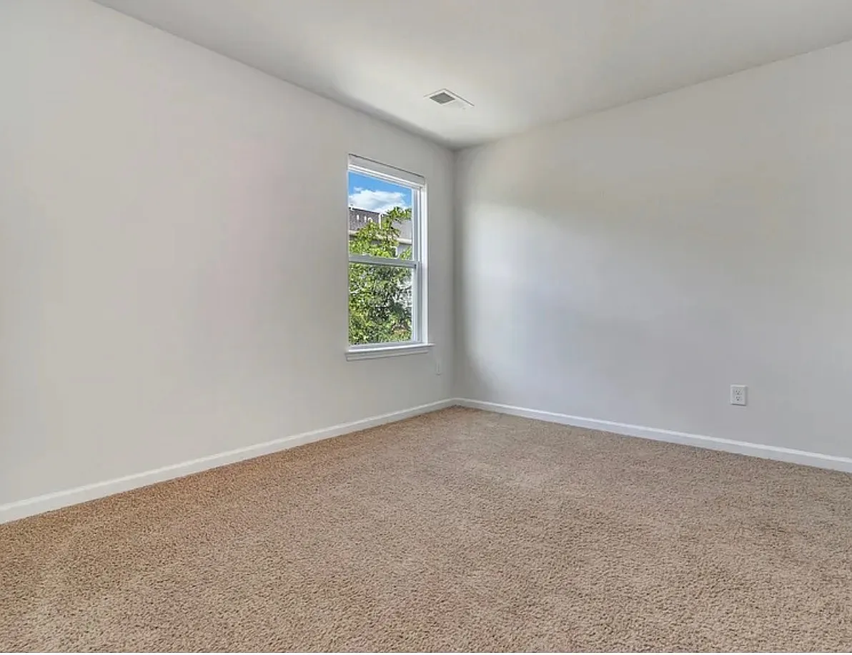 Building Photo - 319 Woodnettle Ln