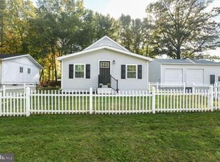 30 Hillside Rd, New Castle, DE 19720