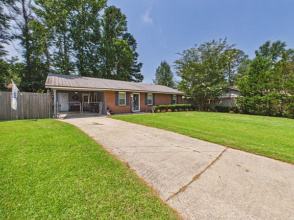 3rd image of 1408 Parsons Ct