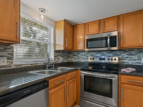 4th image of 4300 Hector Ct APT 8