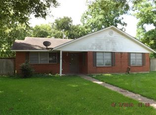 1418 Planters Ct, Alexandria, LA 71301