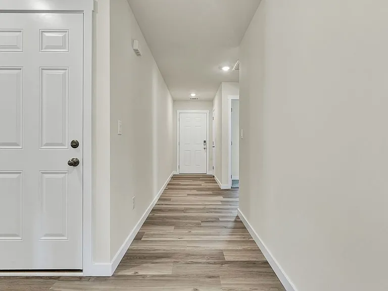 576 Fox Den Cir — Photo 3