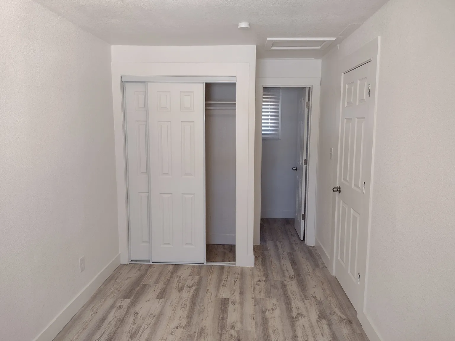 1 bed, $1,100 — Photo 2
