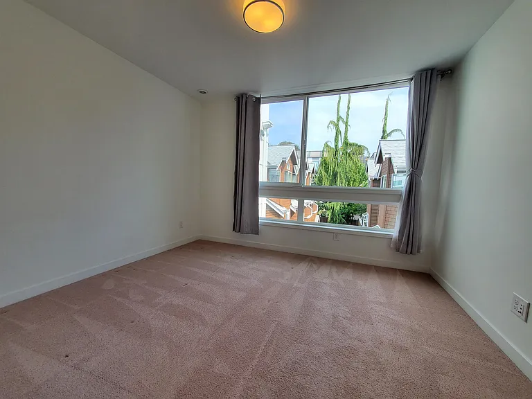 7433 4th Ave NE #1 — Photo 22
