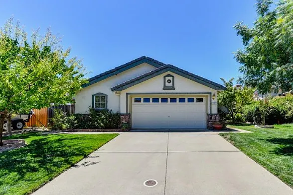 3 bed, 1864 sqft, $2,700 — Photo 1