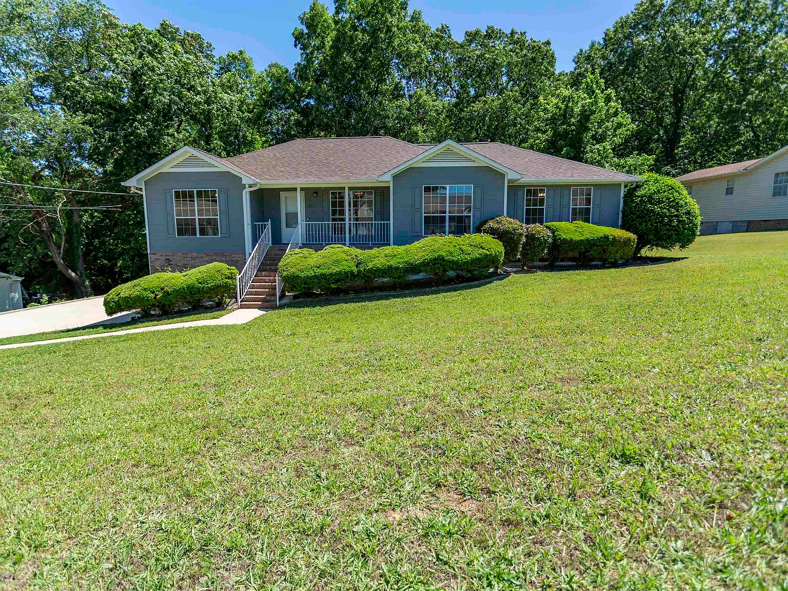 3 bed, 2.0 bath, $2,300 — Photo 2