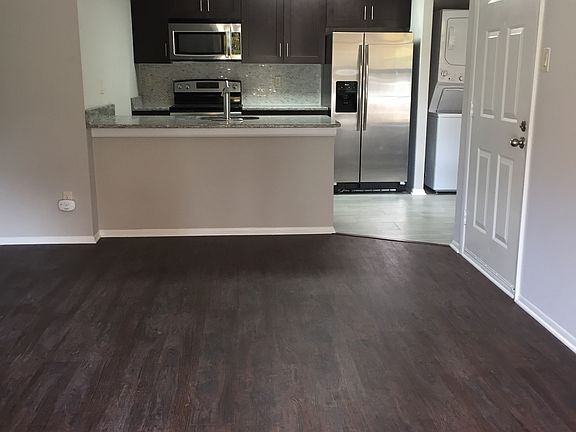 4th image of 413 Durham Ct Floor 1