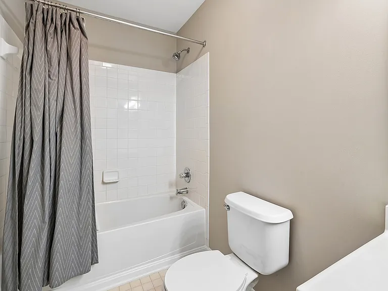 532 Kalmia Sq NE — Photo 20