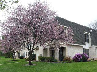 210 Valleybrook Dr, Lancaster, PA 17601