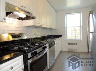7922 152nd St, Flushing, NY 11367
