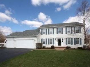 1021 Peters Ct, Lake Zurich, IL 60047