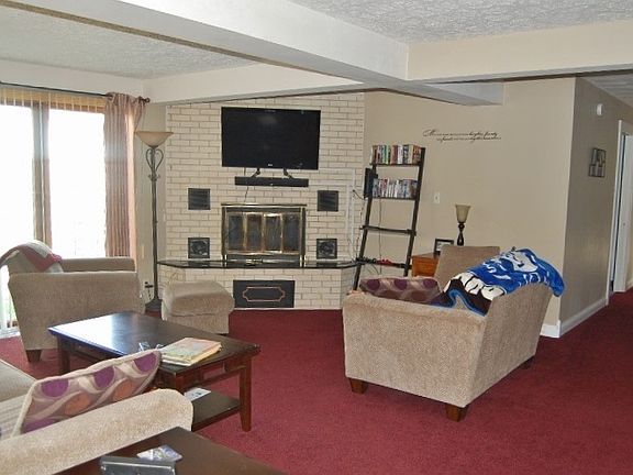 4th image of 25 E Timmons St