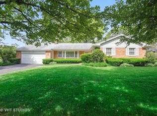 1300 Canterbury Ln, Glenview, IL 60025