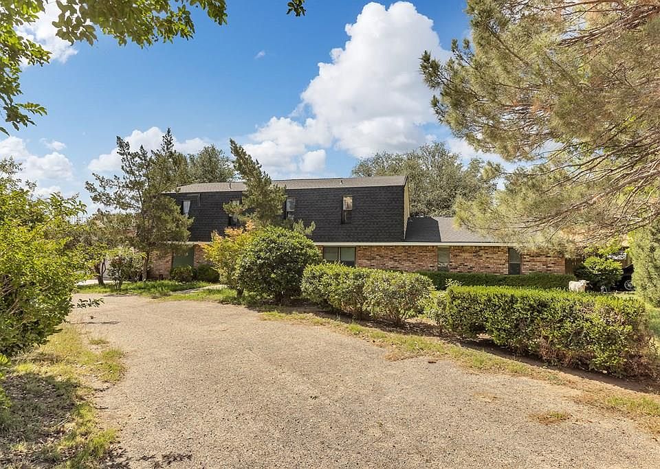 1st image of 6 Dartmouth Cir