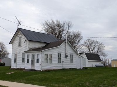 202 E Greene St, Castalia, IA, 52133
