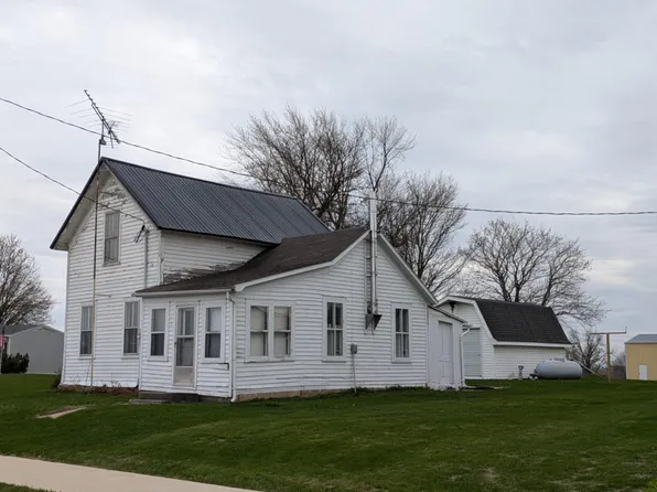 202 E Greene St, Castalia, IA 52133