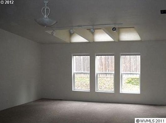 2nd image of 12459 Boones Ferry Rd