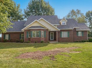 1406 Stonecreek Dr, Nixa, MO 65714