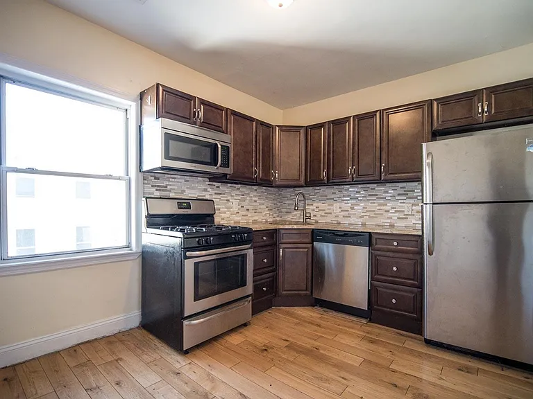 102 Webster Ave #2 — Photo 1