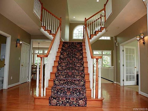 3rd image of 9100 Michael Douglas Dr