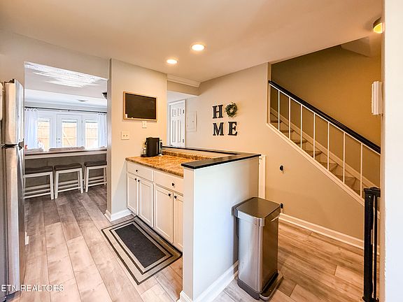 3rd image of 6523 Deane Hill Dr APT 14