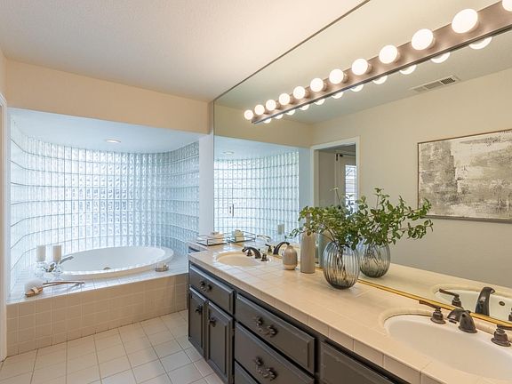 5th image of 2500 Van Hoeks Cir