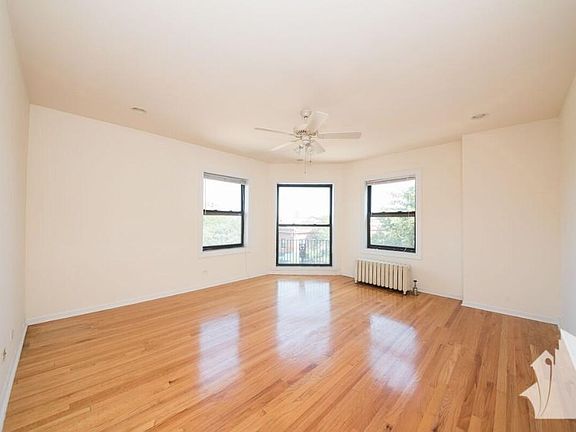 5th image of 4552 N Wolcott Ave