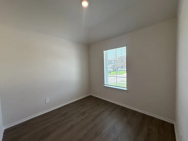 3317 Catamount Dr — Photo 9