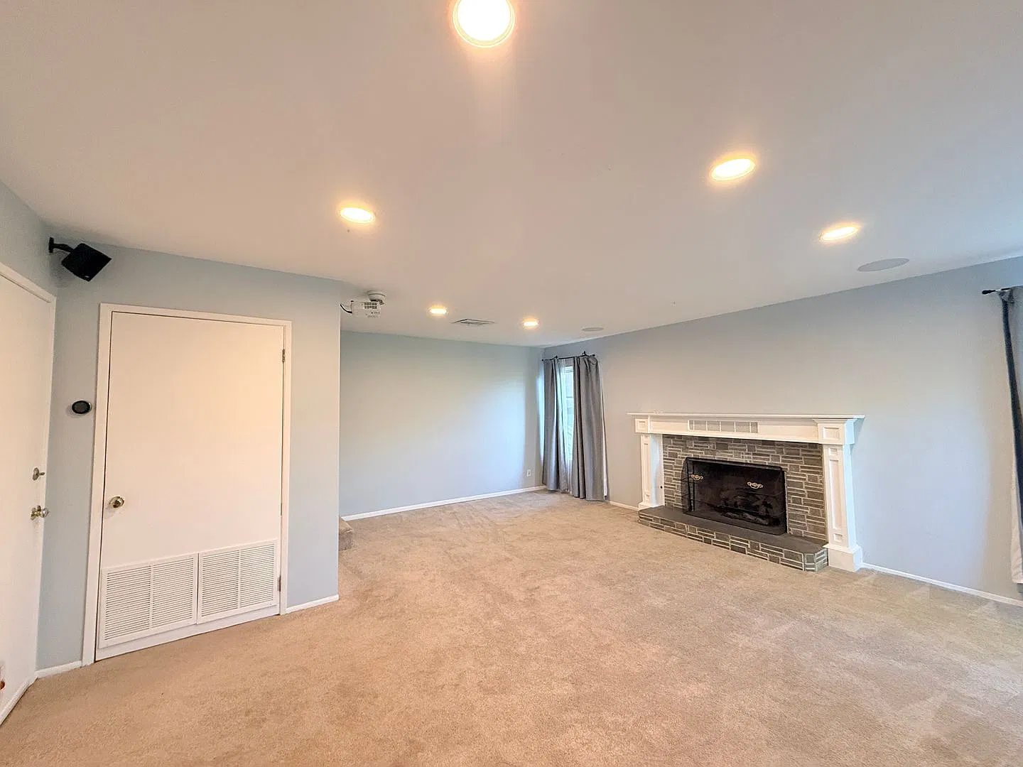 Spacious 3 Bedroom La Crescenta Home! — Photo 4